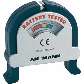 Analogni tester alkalnih baterij , analogni kazalec prikazujr vrednost dobra, slaba, zamenjaj